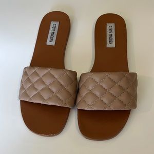Steve Madden slip on sandals